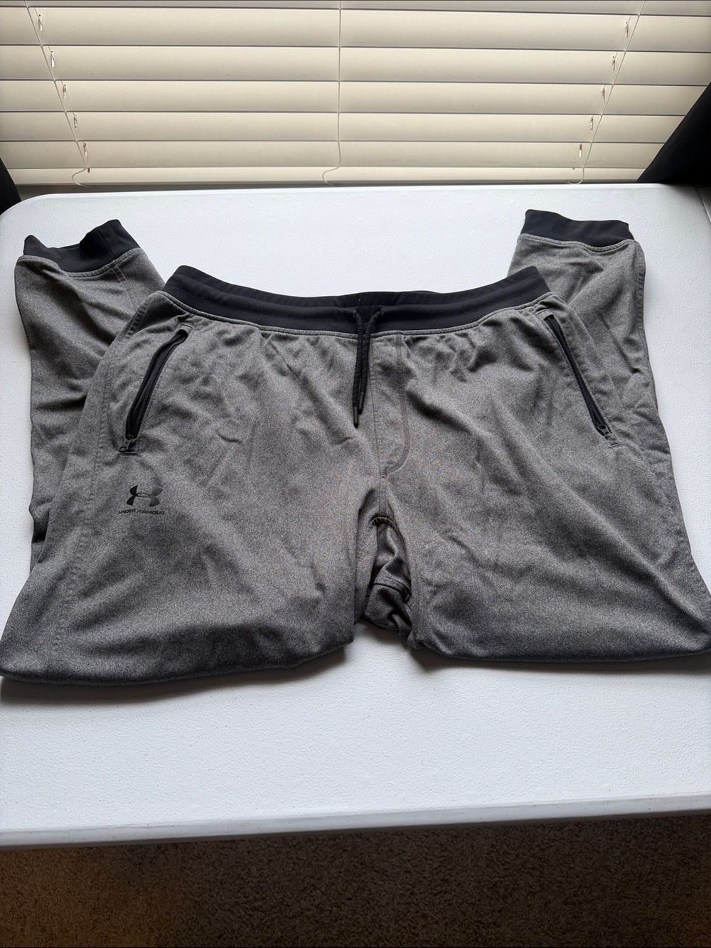 Under Armour Men's Gray Athletic Jogger Pants